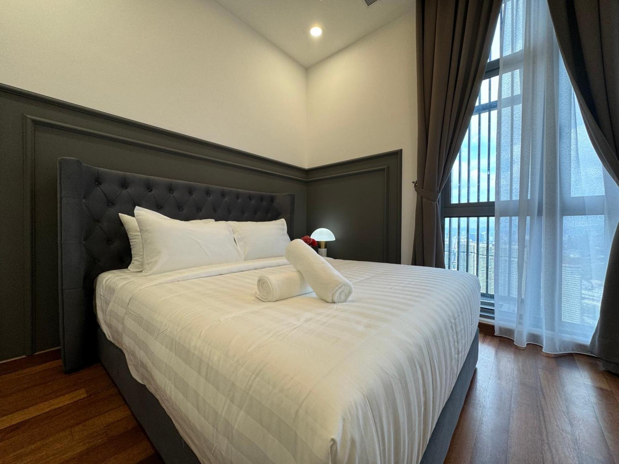Royce Klcc Kuala Lumpur City Centre By Dormeo Destinations Buitenkant foto